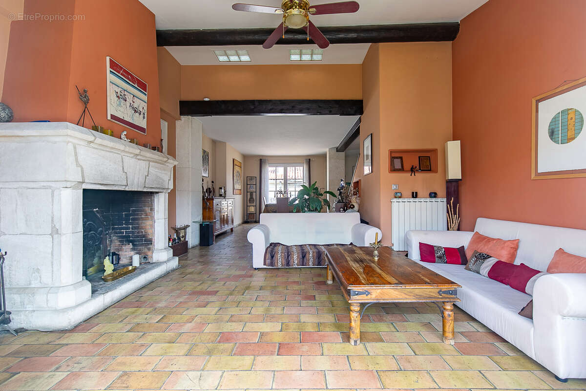 Appartement à MARSEILLE-6E