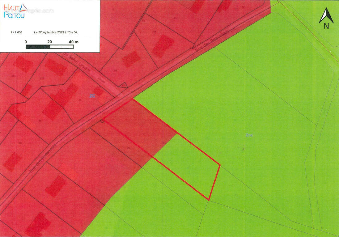 Terrain constructible Frozes 2 825 m2 - photo 4