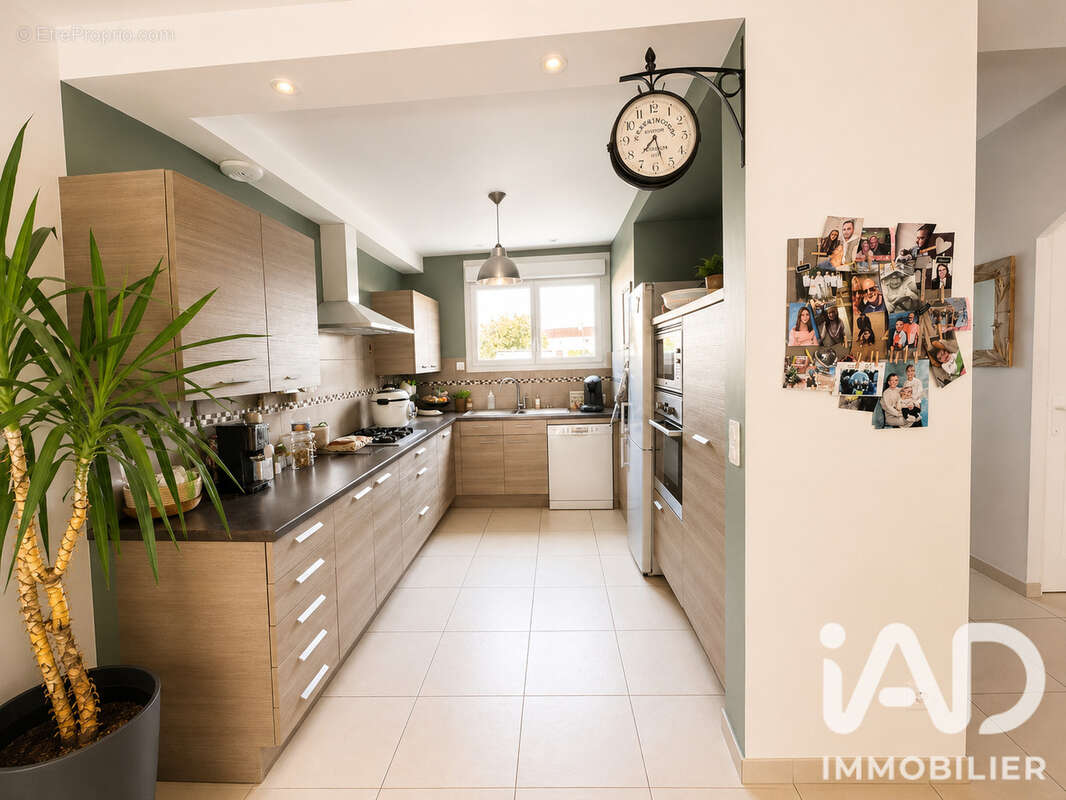 Maison 100 m² à Le Mans  - photo 3