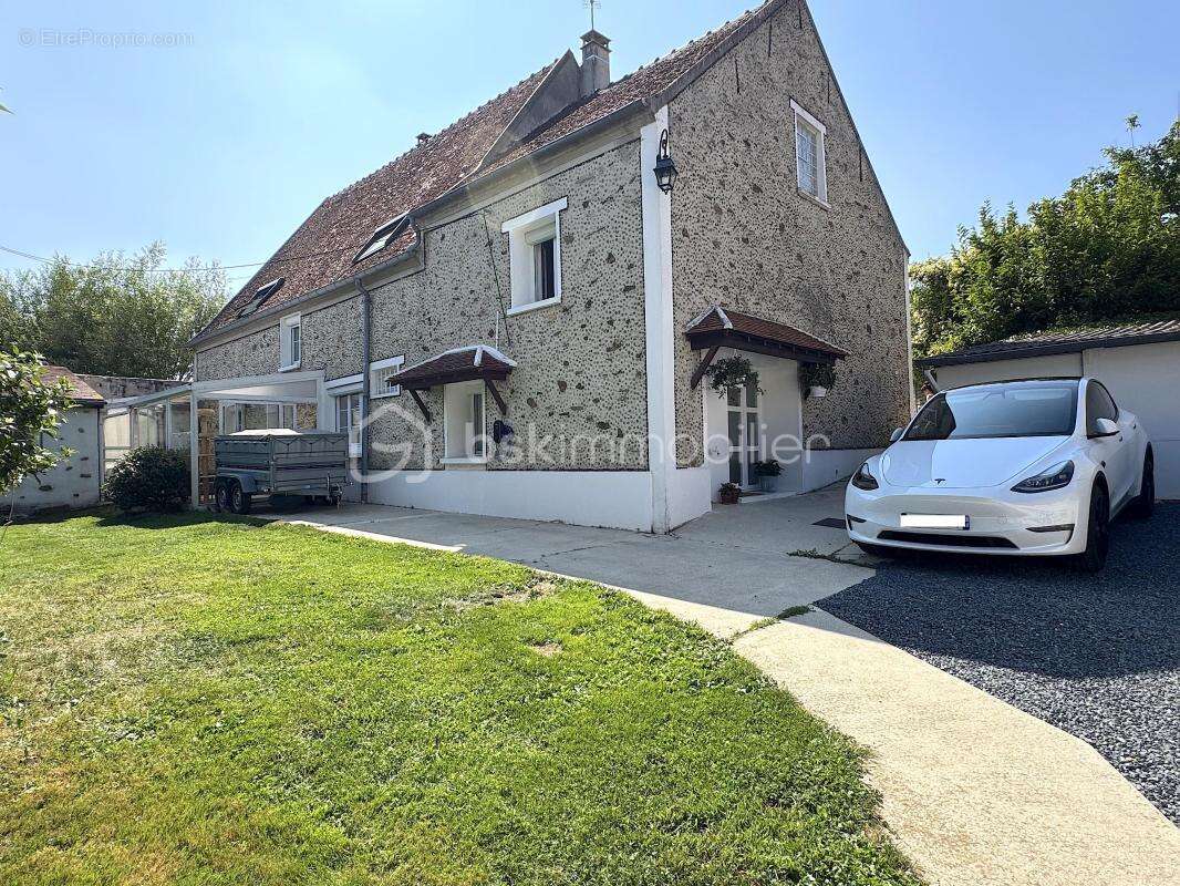 Maison à COULOMMIERS