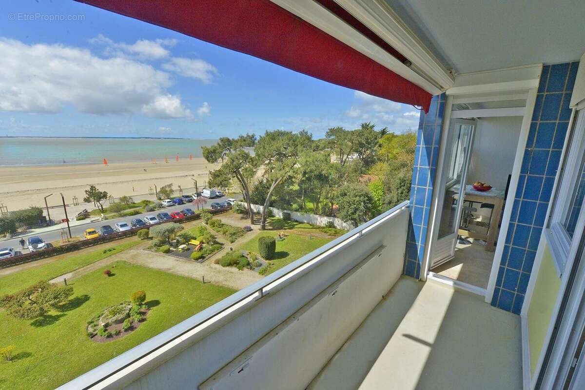 Appartement 84 m² à Saint-Georges-De-Didonne  - photo 7
