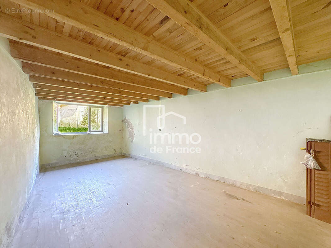 Maison à MONTAGNA-LE-TEMPLIER
