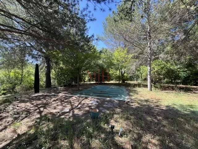 Le Puy-Sainte-Réparade – Maison familiale de 142 m² sur 6 000 m² de terrain boisé avec piscine - photo 16