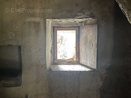 Maison de village environ 80m2 a restaurer + cave - photo 3
