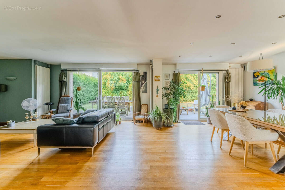 Maison semi plain-pied offrant de beaux volumes ! - photo 4