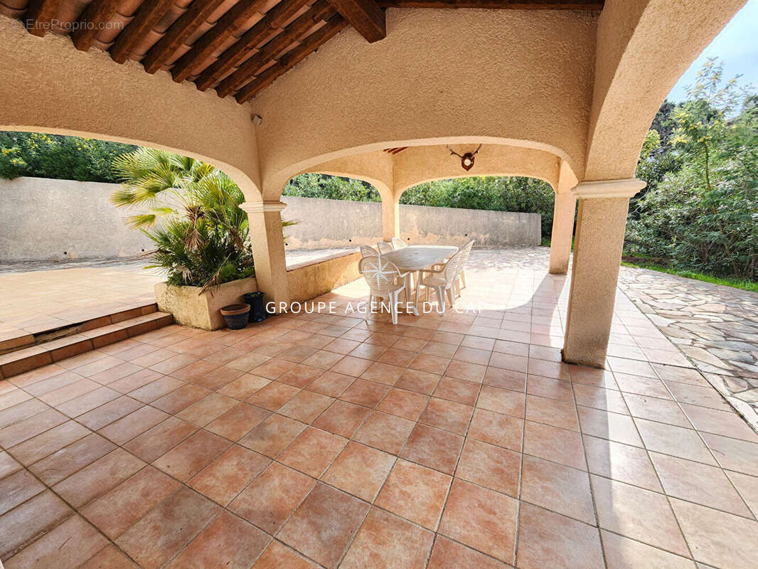 Maison à LES ISSAMBRES