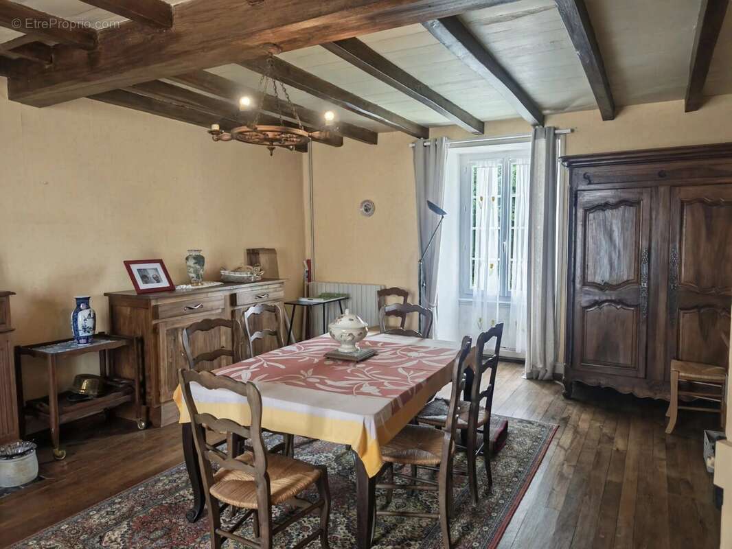 Maison à AUBETERRE-SUR-DRONNE