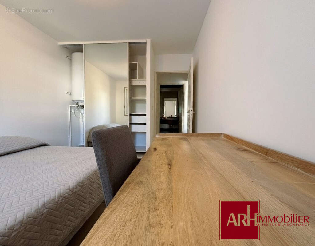 Appartement 54 m² à Saint-Denis  - photo 3