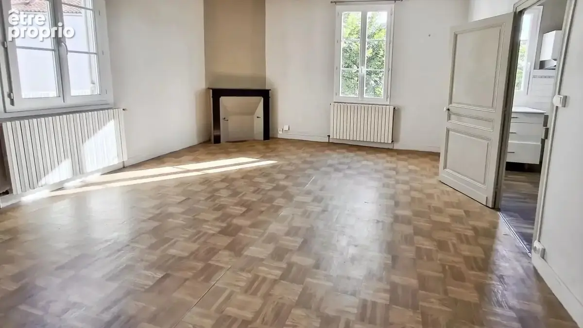 PÉRIGUEUX – Maison avec jardin, garages et accès direct à la voie verte - photo 4