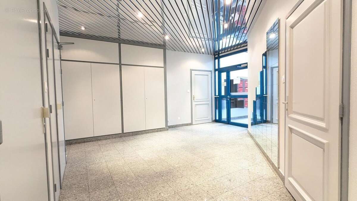 Local professionnel (ou appartement) 113m2 hyper centre Colmar - photo 2