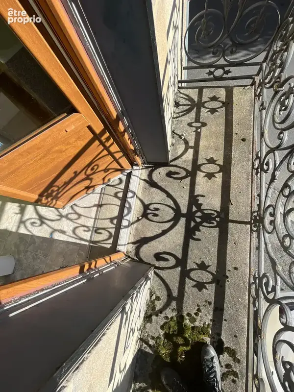 Egliseneuve-d'Entraigues Maison 190m2 avec 4 appartements et un local commercial - photo 6