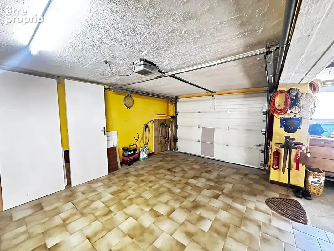 MANALEX IMMOBILIER - Maison familiale de 149 m2 sur 2 278 m2 de terrain arboré, avec sous-sol complet et pisci - photo 12