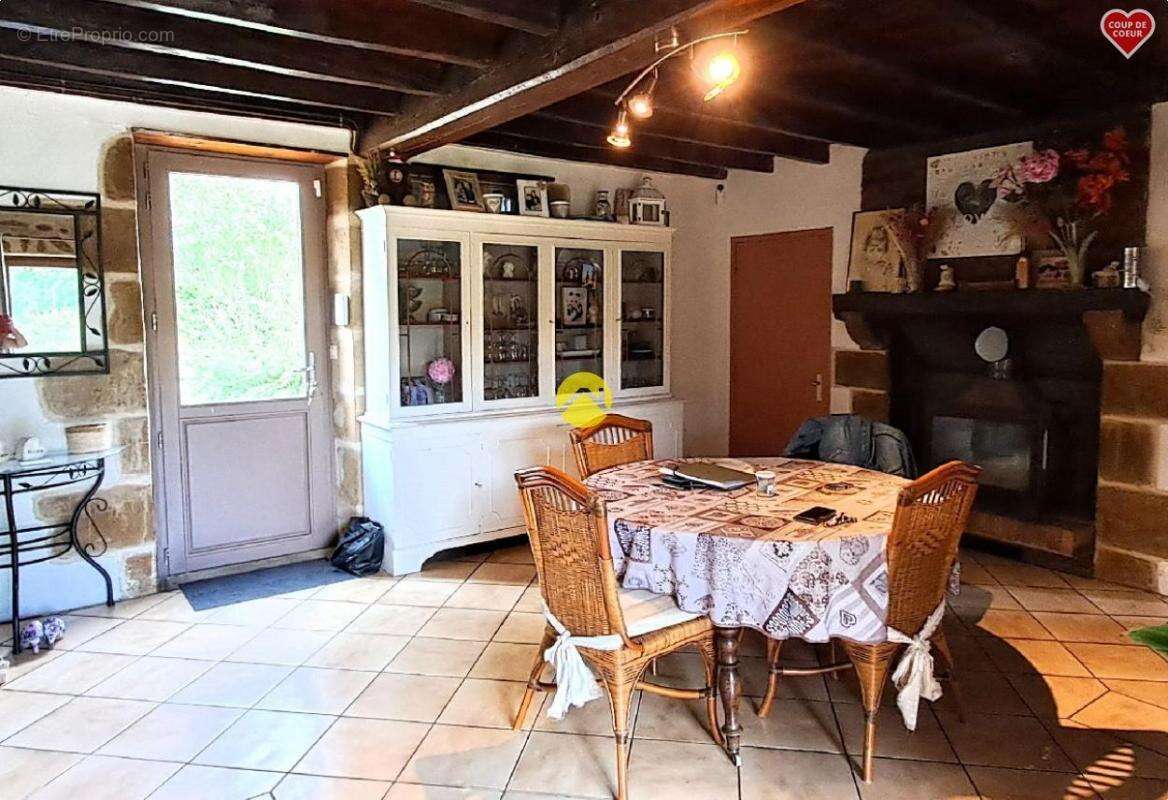 Longère avec jardin de 3 000 m² - photo 3