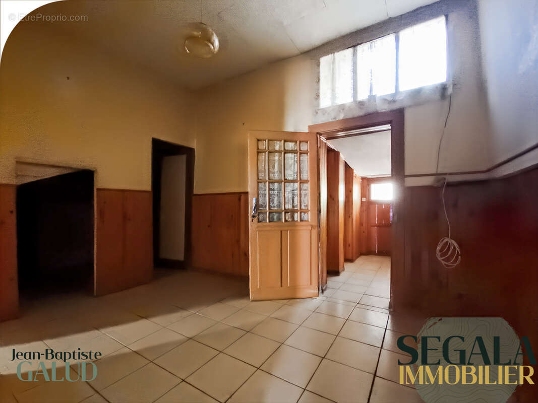 Maison à BLAYE-LES-MINES