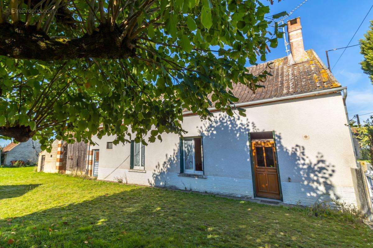 Maison à SAINT-CHRISTOPHE-EN-BAZELLE