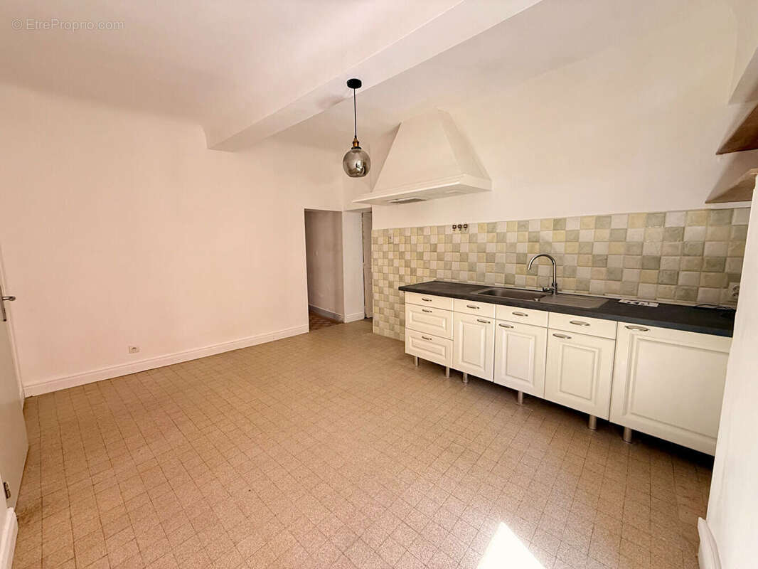 Appartement à SAINT-MAXIMIN-LA-SAINTE-BAUME