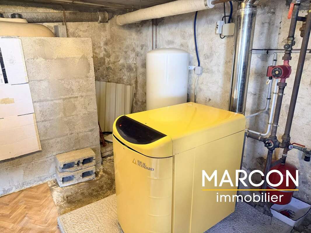 Maison rénovée avec grange attenante, vue panoramique sur 8649 m² de terrain - photo 44