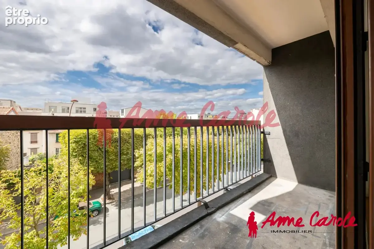 Appartement de trois pièces de 70 m2 avec loggia et cave en - photo 2
