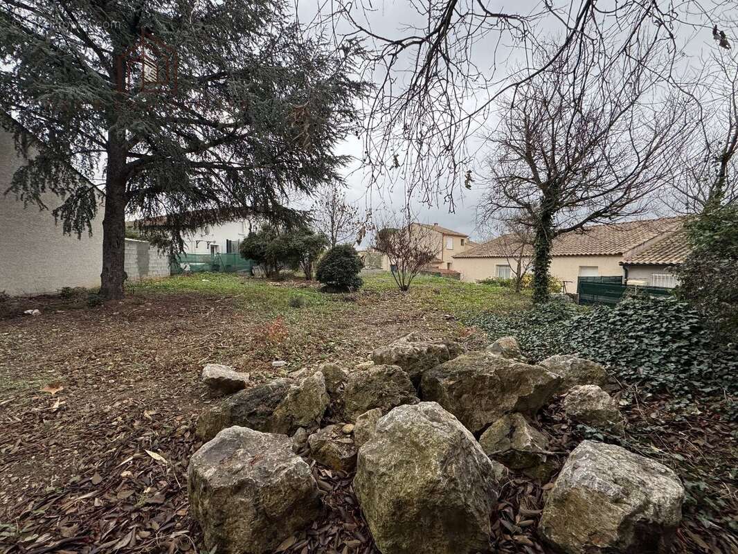 Terrain à LIGNAN-SUR-ORB