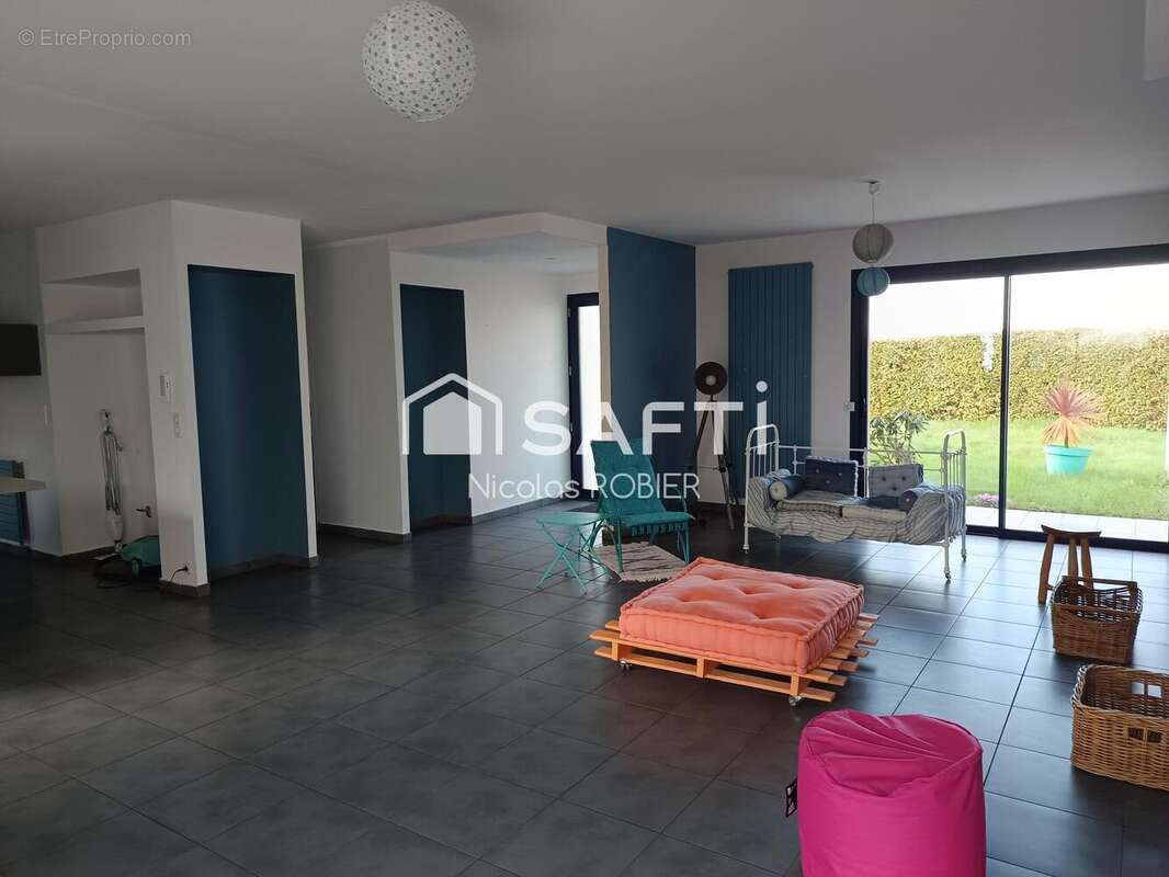 Photo 2 - Maison à VOUILLE