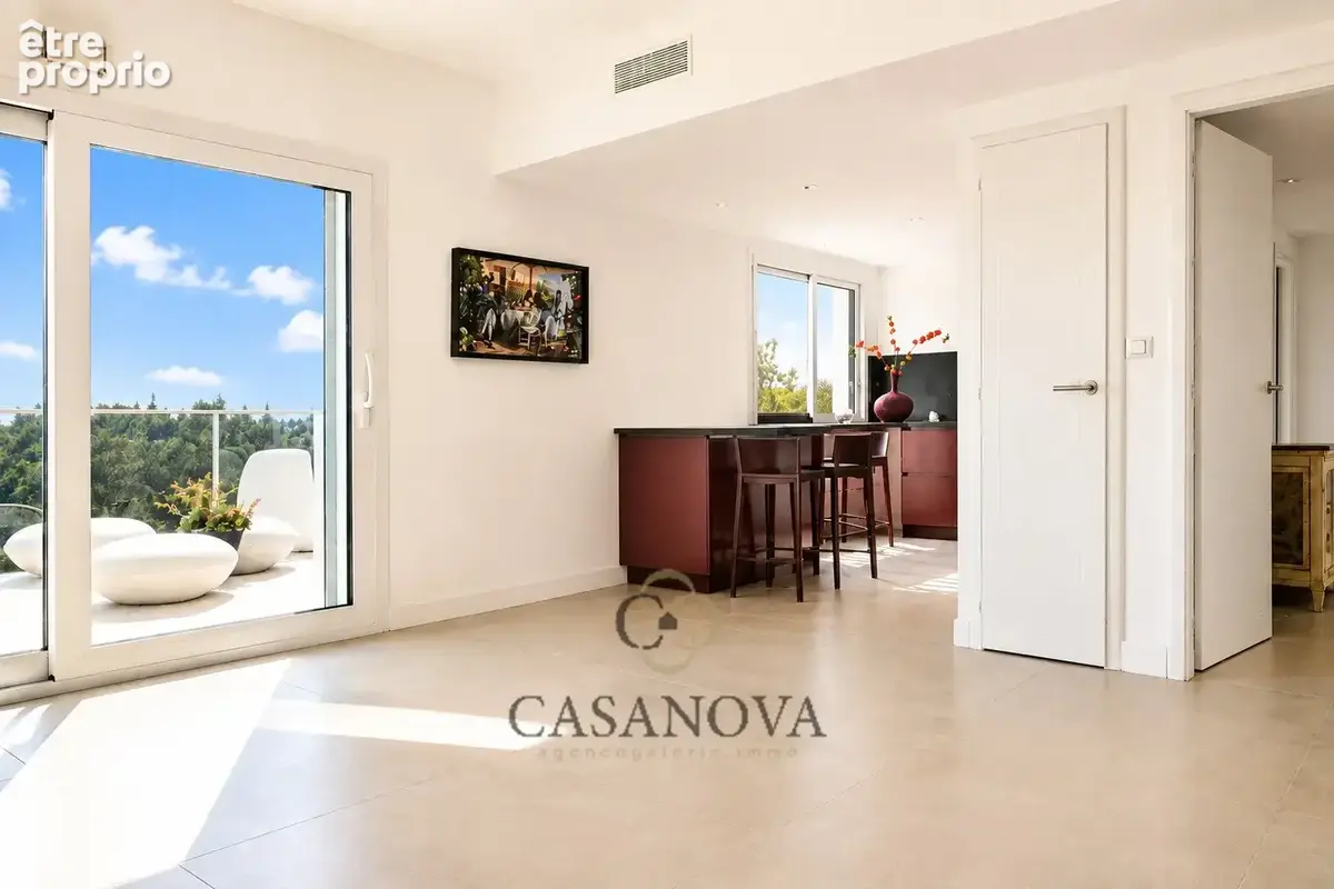 Castelanau-le-Lez / Montpellier. T3 d'exception de 80m² en étage élevé avec terrasse de 40m² et vue sur parc. - photo 5