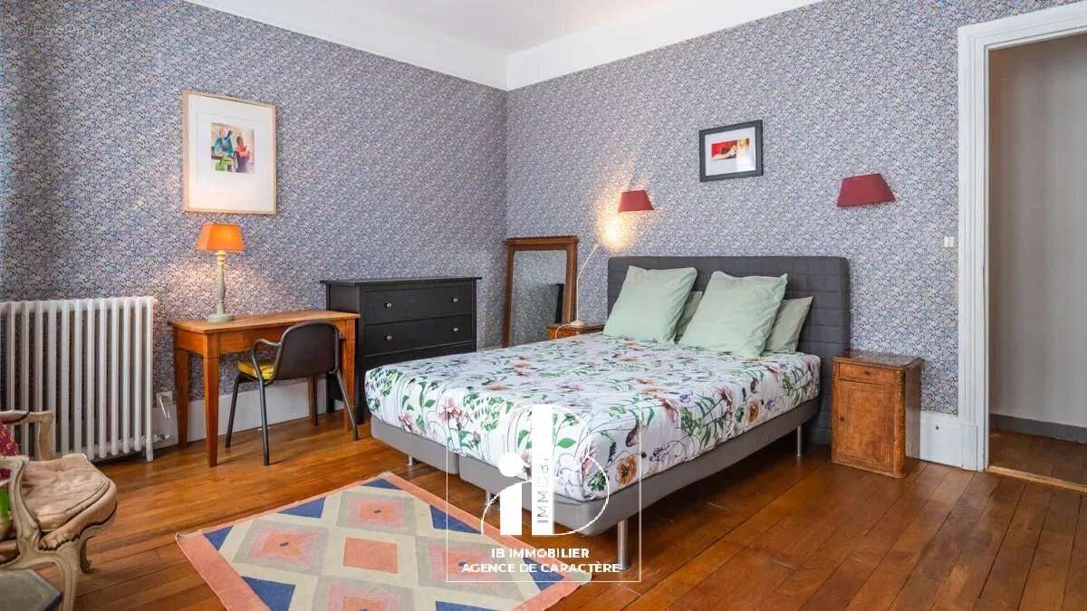 Maison à FONTAINEBLEAU