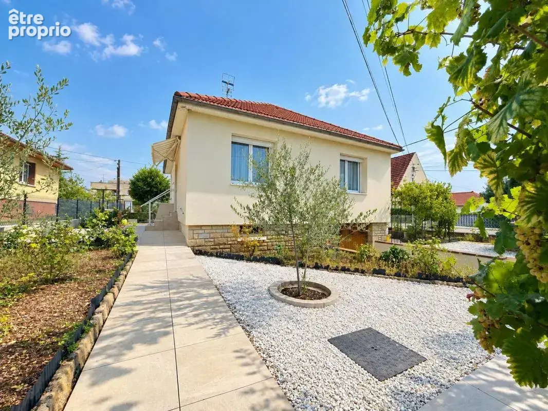 CHENOVE - Maison individuelle 68m²- 2 chambres, sous sol, terrasse, jardin - photo 2