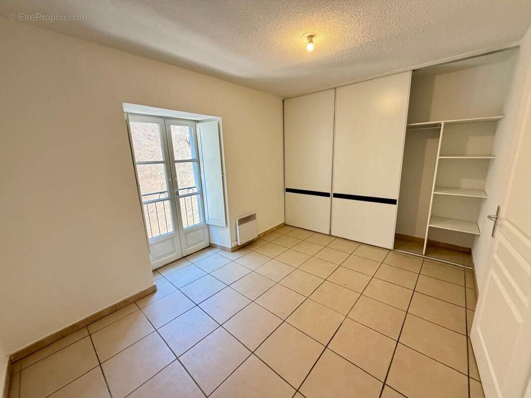 Agde centre-ville  appartement t3 de 60,66 m² avec ascenseur - photo 6