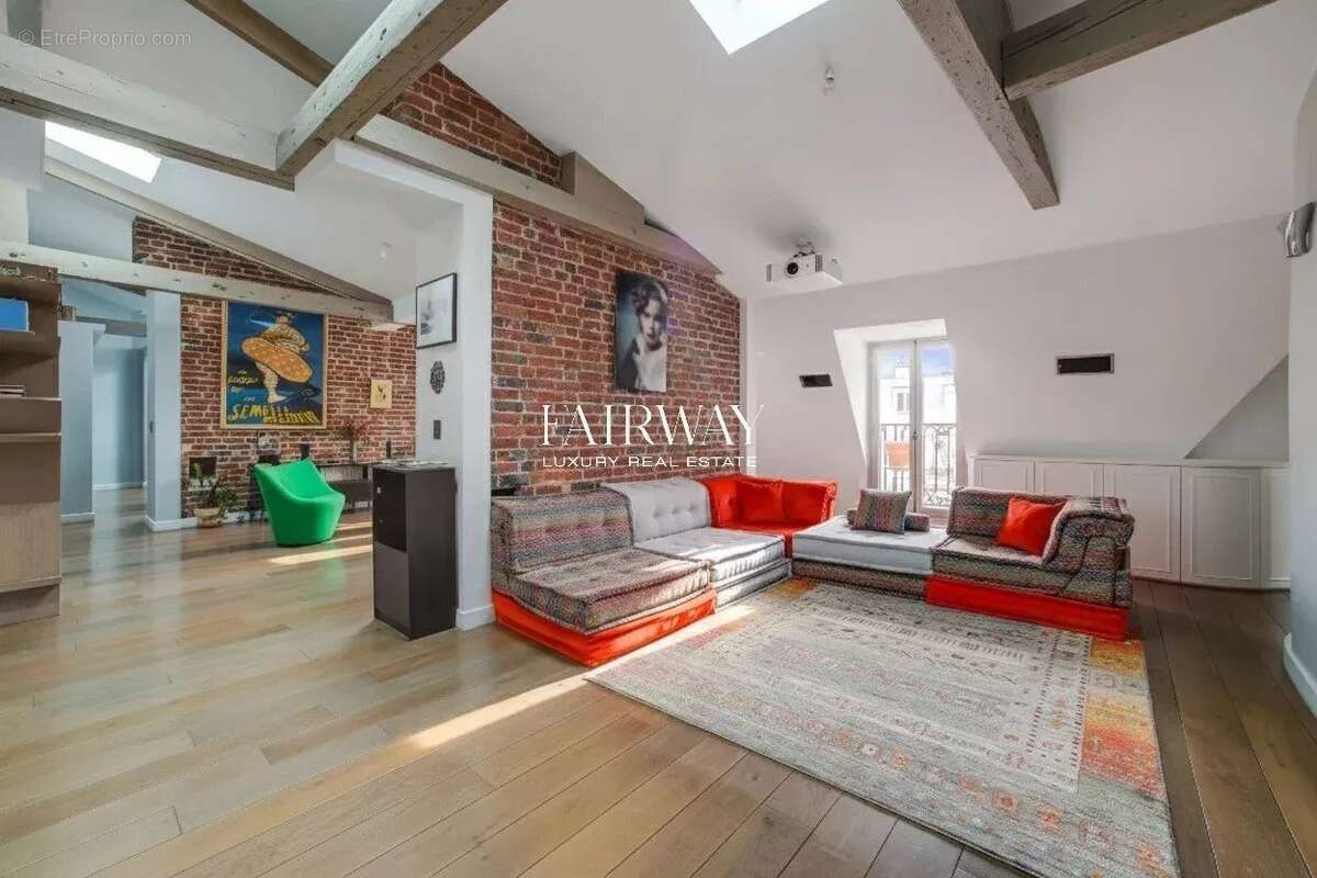 Appartement à PARIS-8E