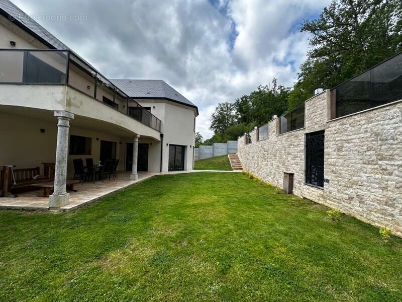 Maison à SAINT-PREST