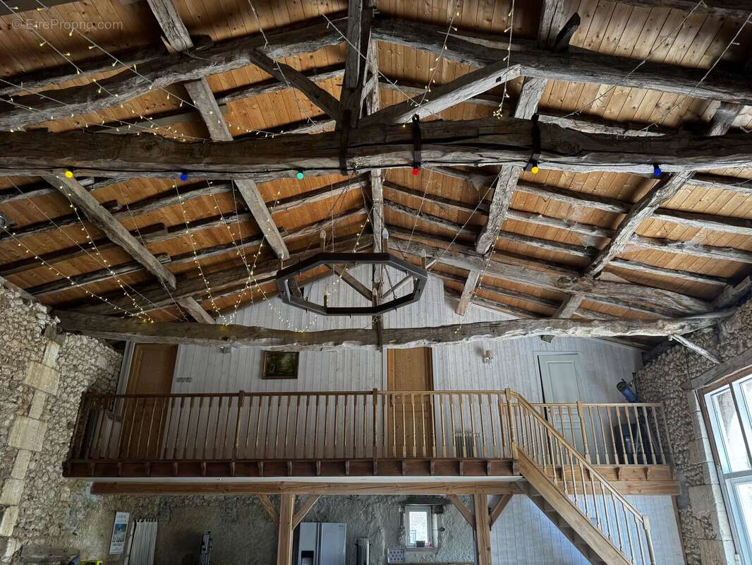 Maison de caractère de 3/4 chambres avec vue sur la campagne et potentiel de revenus - photo 15