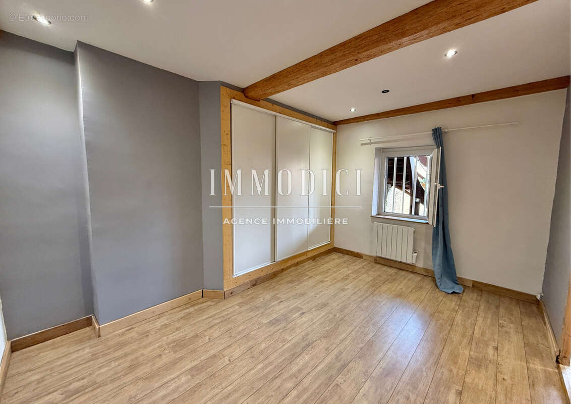Appartement à THOISSEY