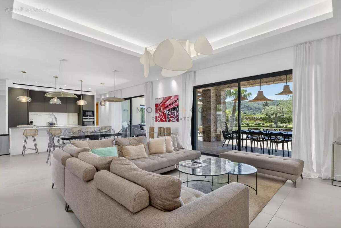 À Vendre – Villa d’architecte neuve à pied du village de Saint-Tropez - photo 4