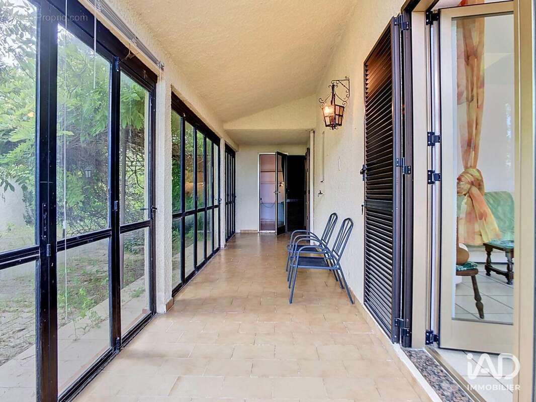 Maison 138 m² à Saint-Cyprien  - photo 2