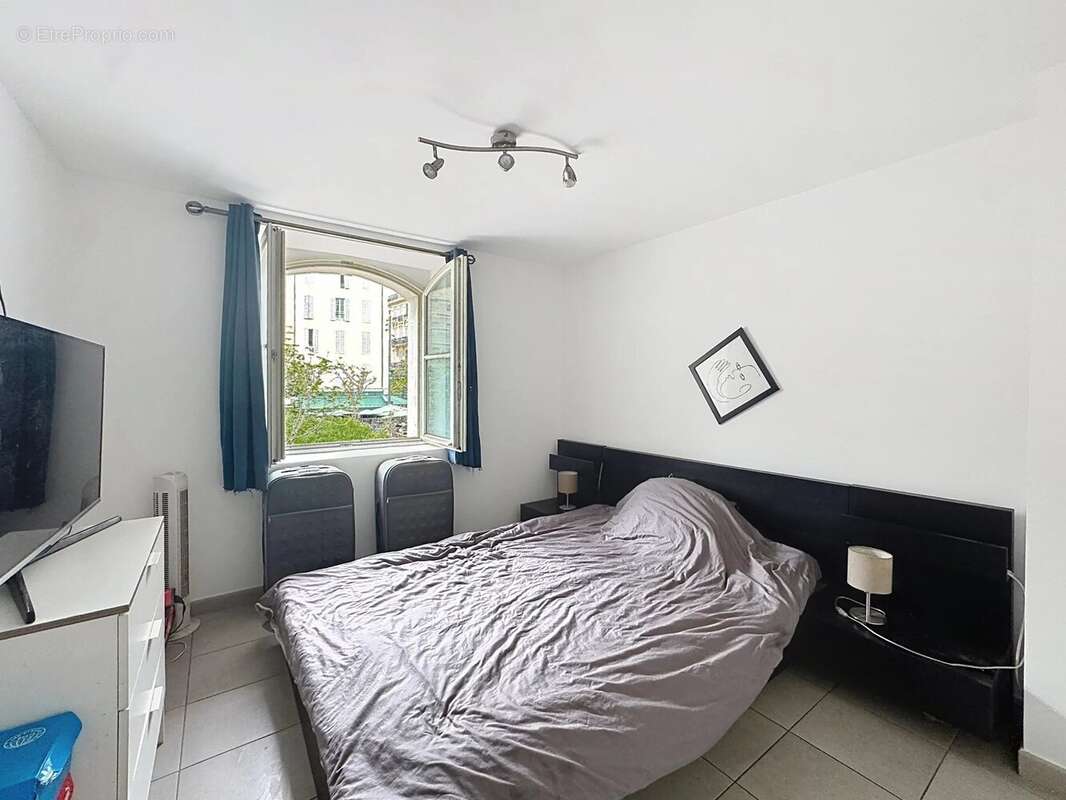 Appartement à MARSEILLE-1E