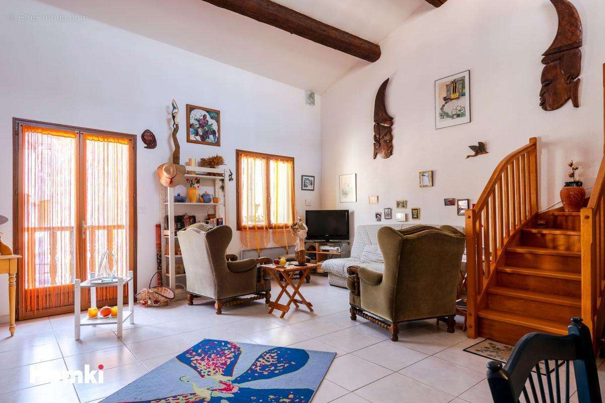 Maison de ville T3 de 83 m2 à Lespignan 34710 - photo 4