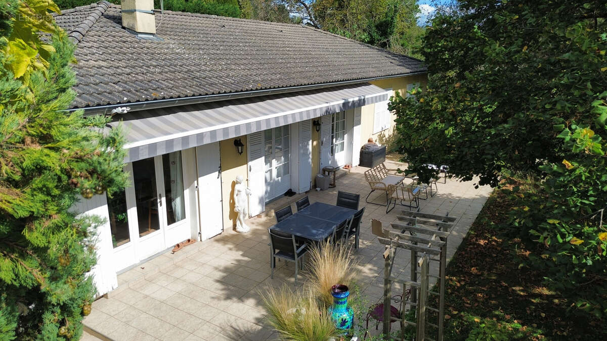 Maison à SAINT-LATTIER