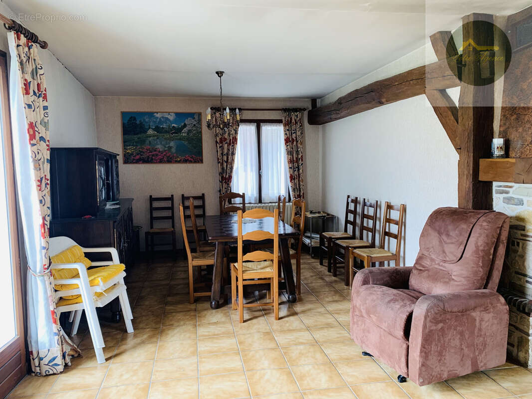 Maison à MONTACHER-VILLEGARDIN