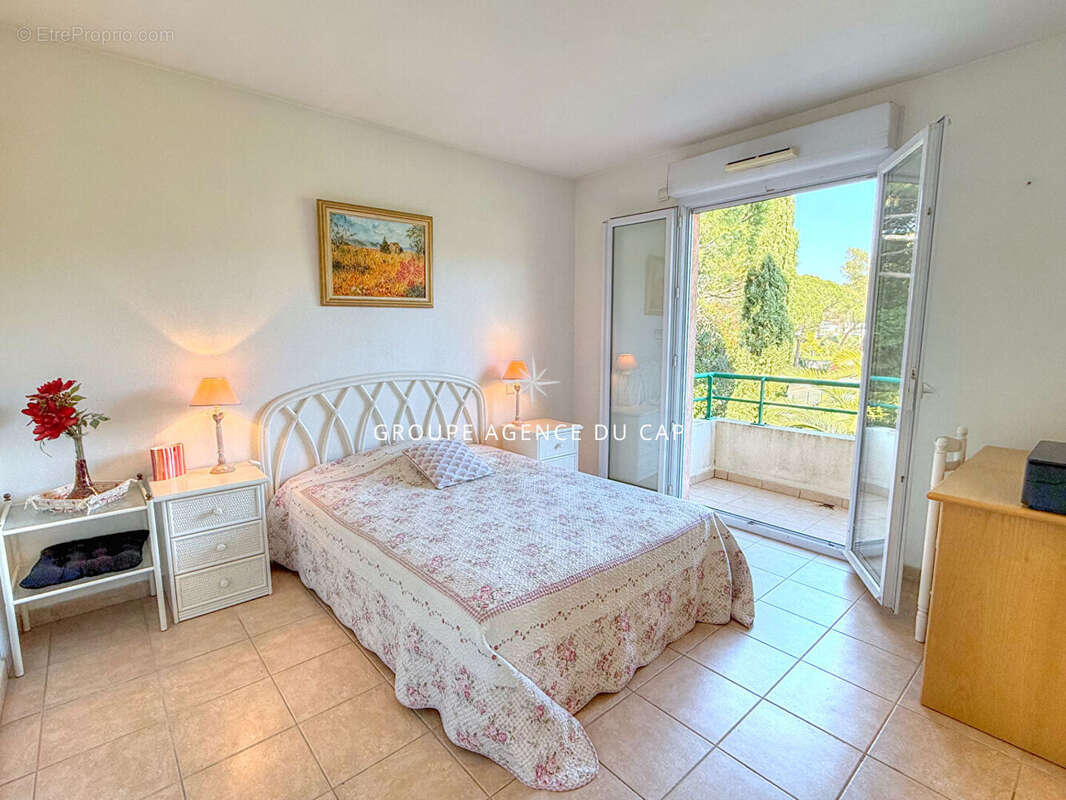 Saint raphael les golfs appartement 4 pieces dernier etage avec garage - photo 6