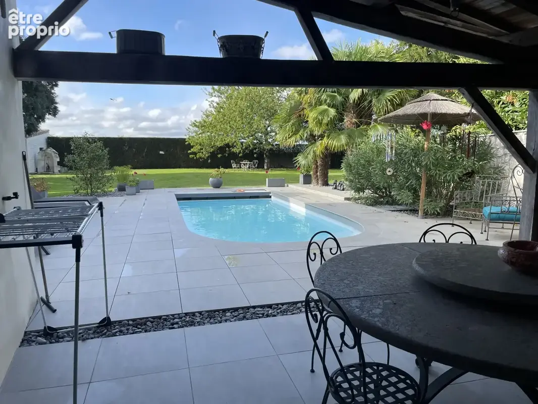 Salignac magnifique propriete 5 chambres 2 garages atelier piscine chauffee 276 m2 habitables jardin de 1300 m - photo 21