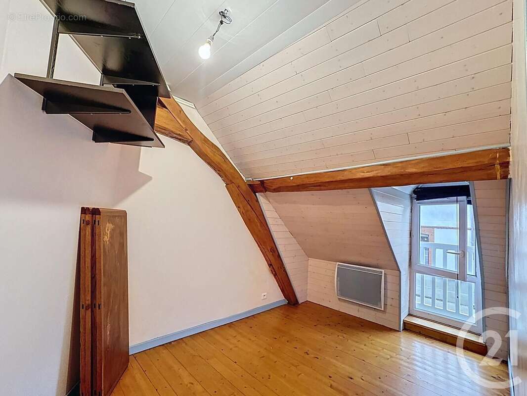 Maison à MARCILLY-EN-VILLETTE