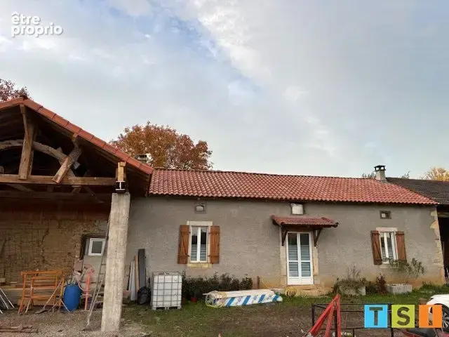 Corps de ferme avec dépendances - photo 1
