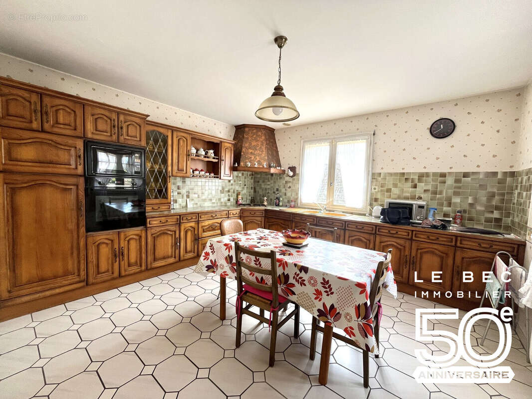 Maison 179 m² à Vannes  - photo 4