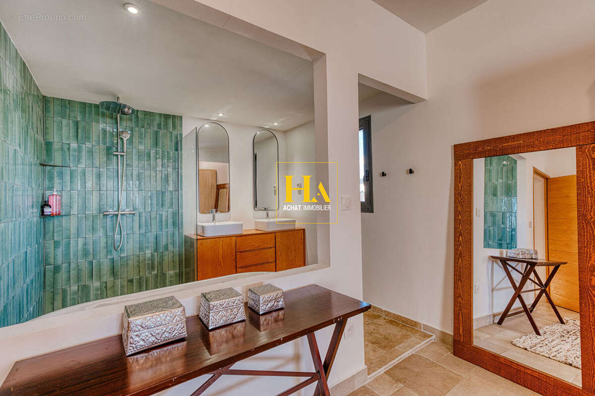 Villa contemporaine 160 m² avec piscine et vue mer ,Terre Sainte, Saint-Pierre - photo 14
