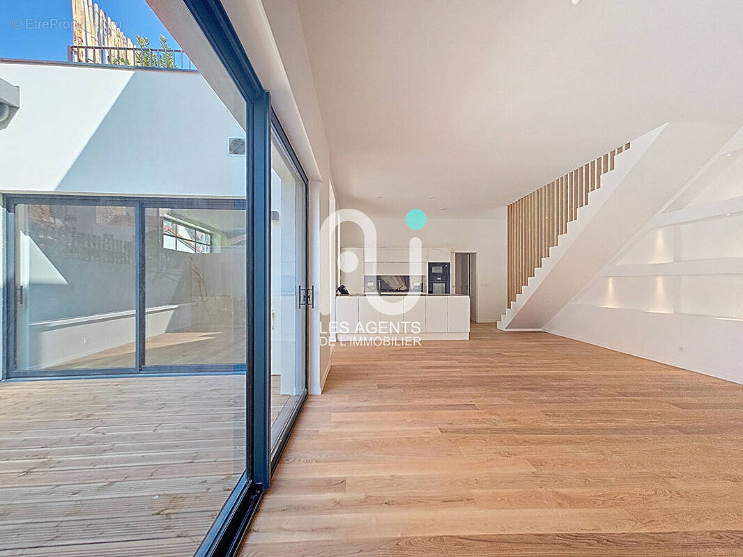 Maison à ASNIERES-SUR-SEINE