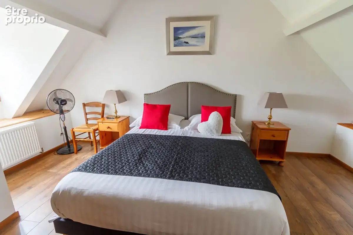 La Manche : Maison et deux gîtes dans un cadre champêtre paisible. - photo 10