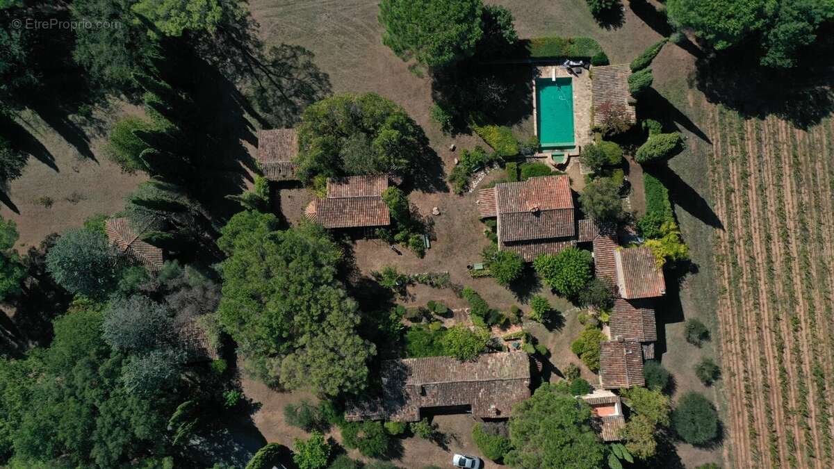 Maison à BAGNOLS-EN-FORET