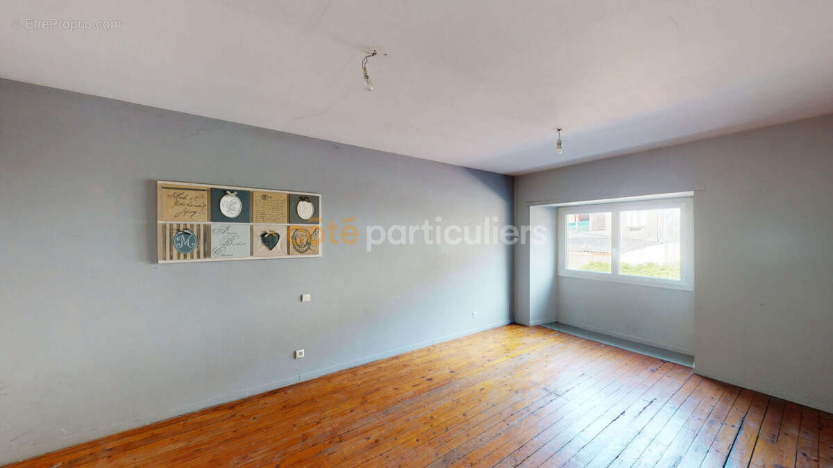 Appartement à MORTAGNE-SUR-SEVRE