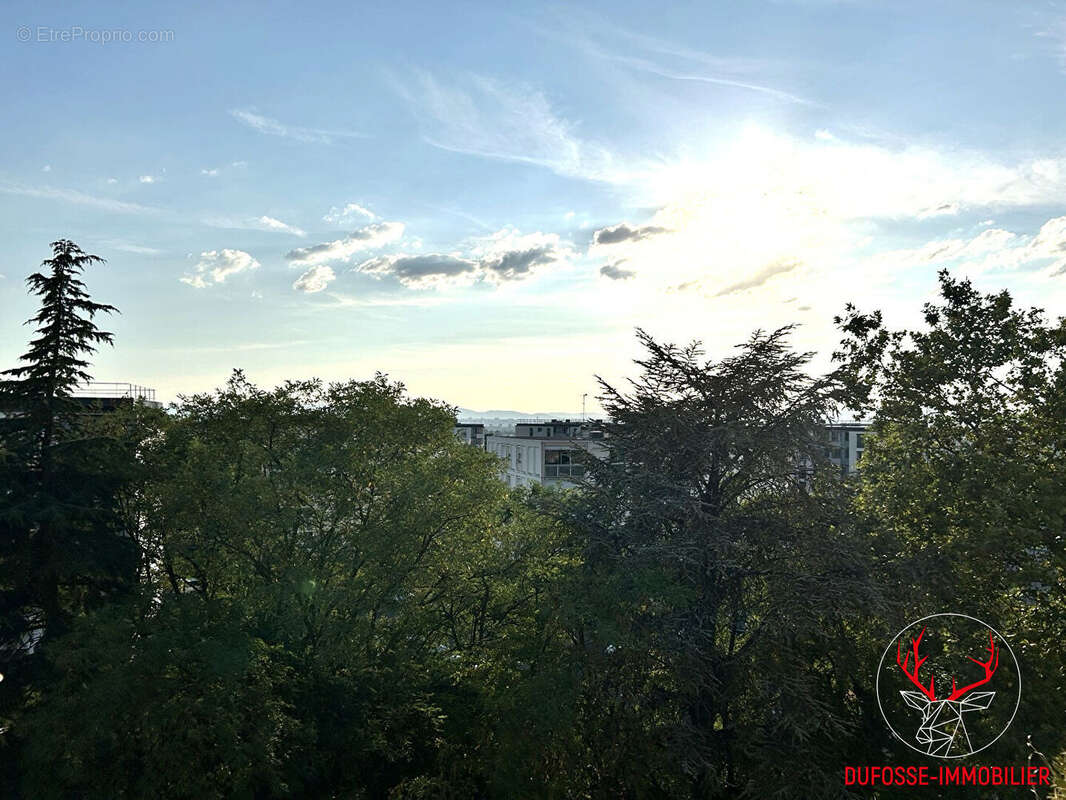 T2 50 m² : Balcon, Ascenseur.  Secteur Les Sablons - Décines-Charpieu - Résidence sécurisée et Parking - photo 11