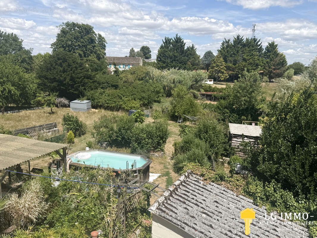 Maison ancienne rénovée avec  dependances, jardin de 1000 m2 et piscine au cœur de mortagne-sur-gironde - photo 45